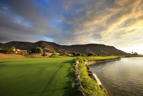 Our Gran Canaria golf hotel is close to several of the islands' top 18-hole courses
