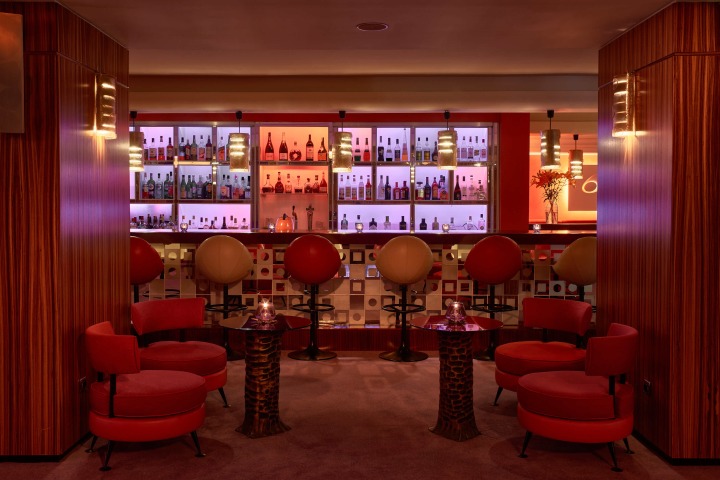 Start or end your evening at chic Bar Salon with a tasty cocktail of your choice