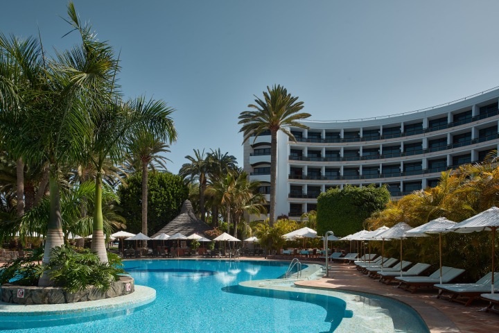 Relax and unwind in one of the five pools at this Gran Canaria beach resort
